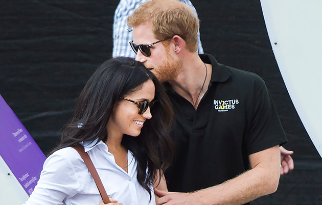 Glada nyheter! Prins Harry och Meghan har förlovat sig ...